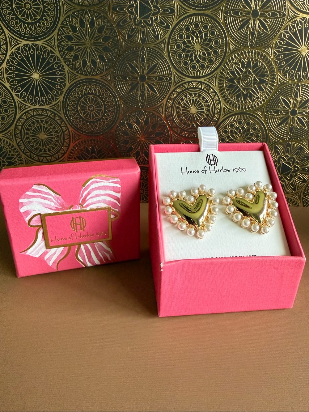 House of Harlow 1960 Gold Heart Pearl-Trim Stud Earrings - Pink Box